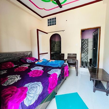 Gayatri Homestay Rudraprayāg Exterior foto